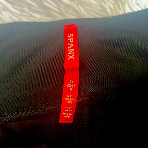 NWT SPANX FAUX PATENT LEATHER  LEGGINGS!  Small petite best seller online - Picture 10 of 12